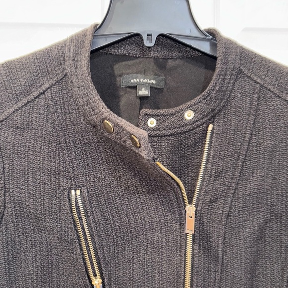 Ann Taylor Black Off Center Front gold Zipper Closure Blazer Suit Jacket  SZ 8​ - Picture 3 of 8